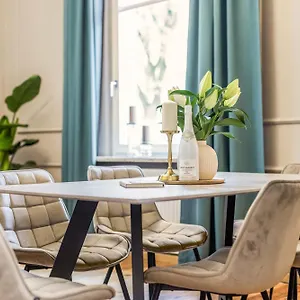  Apartment Neu! Einzigartige Stadtvilla, Super Lage, Parkplatz